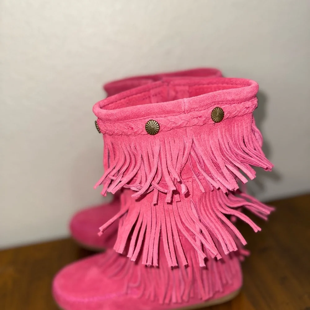 Minnetonka Pink Fringe Boots Kids Size 3 Boho Western Barbiecore‎ Suede